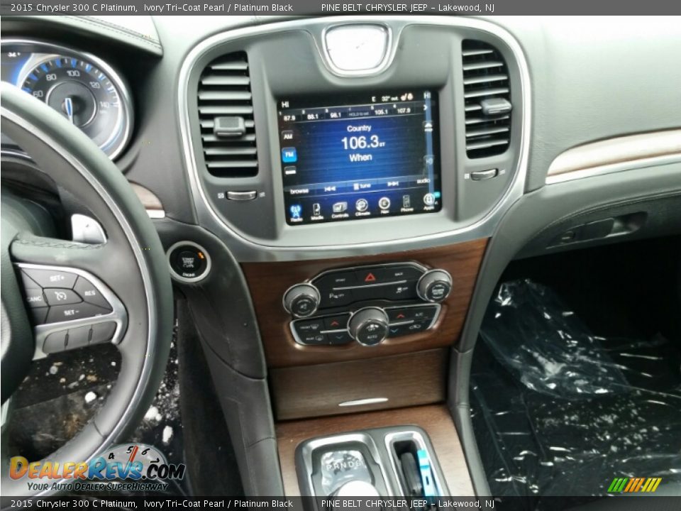 2015 Chrysler 300 C Platinum Ivory Tri-Coat Pearl / Platinum Black Photo #9