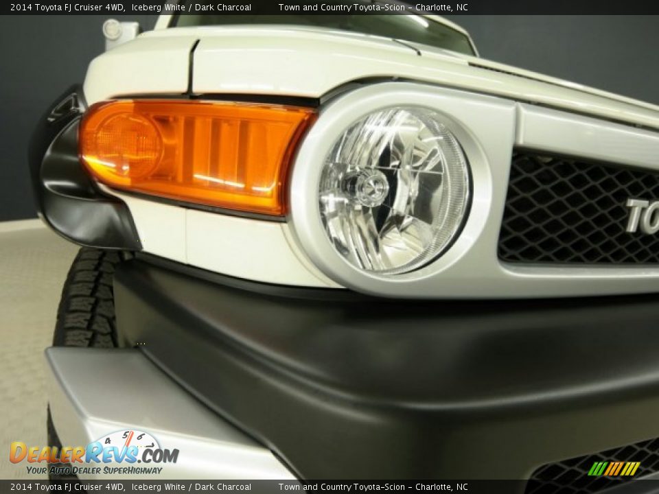 2014 Toyota FJ Cruiser 4WD Iceberg White / Dark Charcoal Photo #7