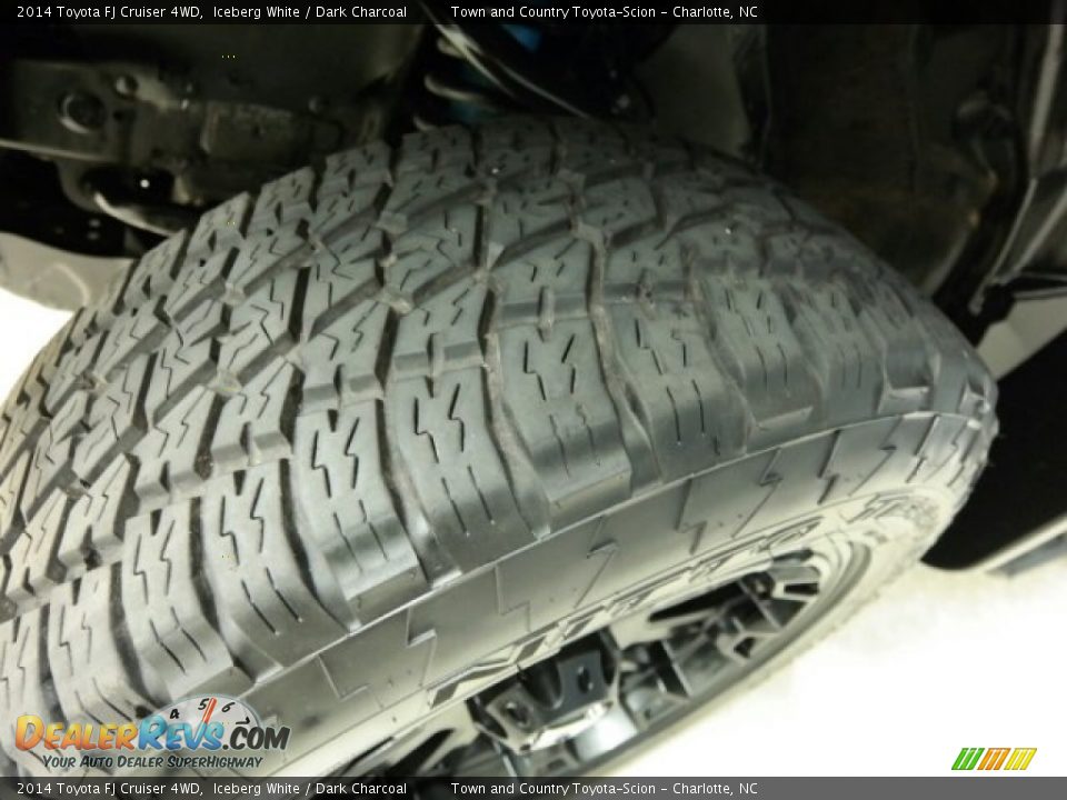 2014 Toyota FJ Cruiser 4WD Iceberg White / Dark Charcoal Photo #16