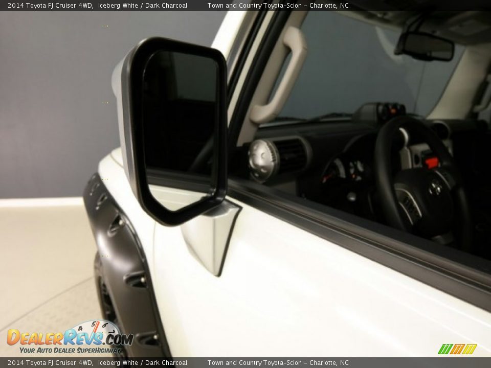 2014 Toyota FJ Cruiser 4WD Iceberg White / Dark Charcoal Photo #19
