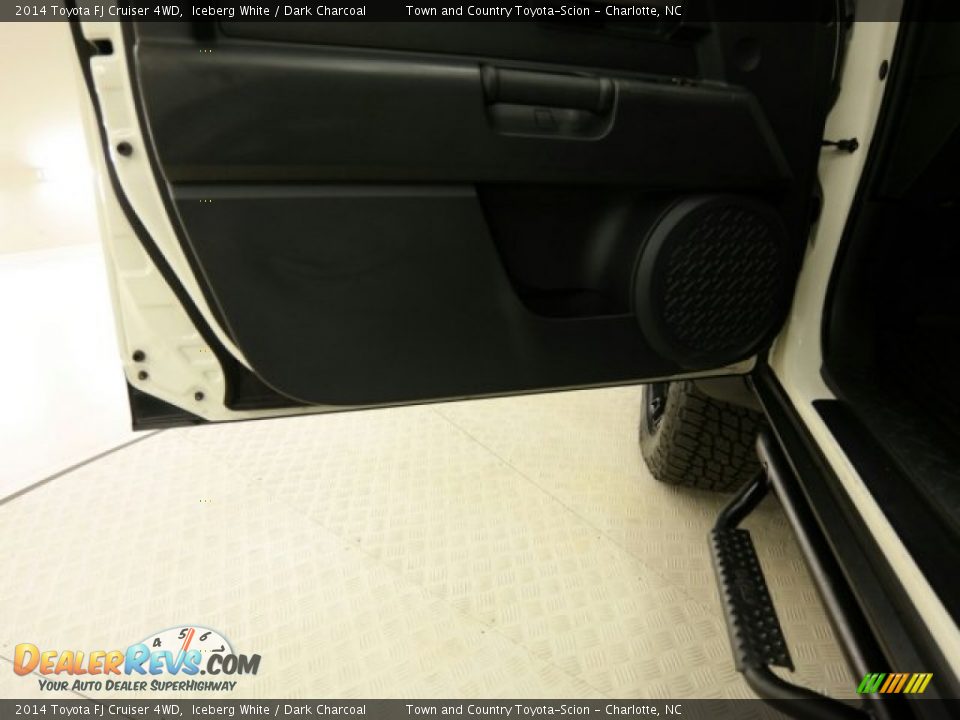 2014 Toyota FJ Cruiser 4WD Iceberg White / Dark Charcoal Photo #21