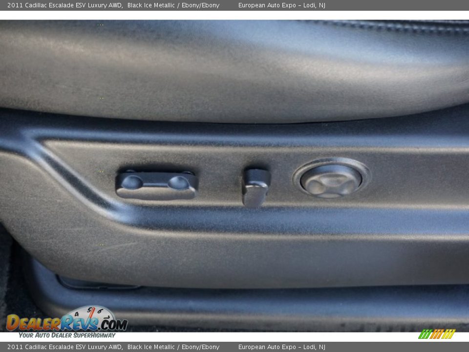 2011 Cadillac Escalade ESV Luxury AWD Black Ice Metallic / Ebony/Ebony Photo #25