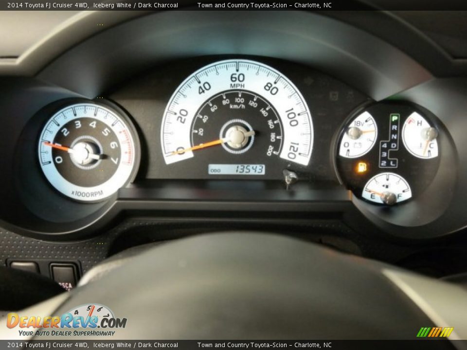 2014 Toyota FJ Cruiser 4WD Iceberg White / Dark Charcoal Photo #25