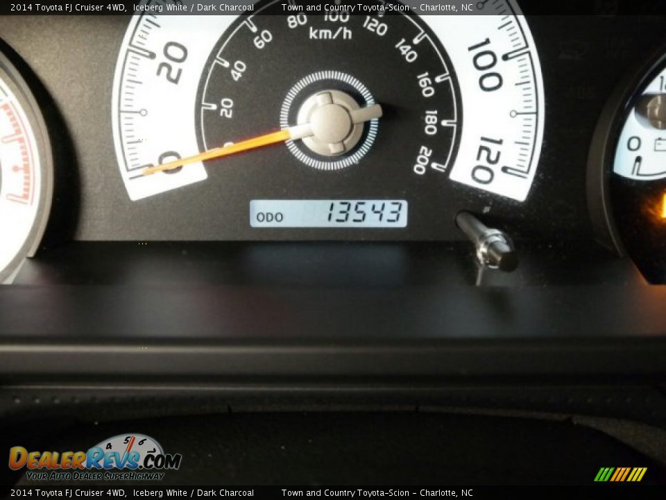 2014 Toyota FJ Cruiser 4WD Iceberg White / Dark Charcoal Photo #26