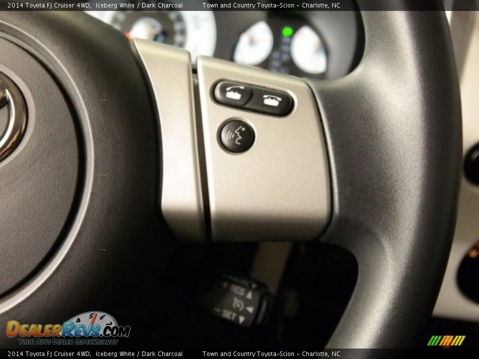 2014 Toyota FJ Cruiser 4WD Iceberg White / Dark Charcoal Photo #28