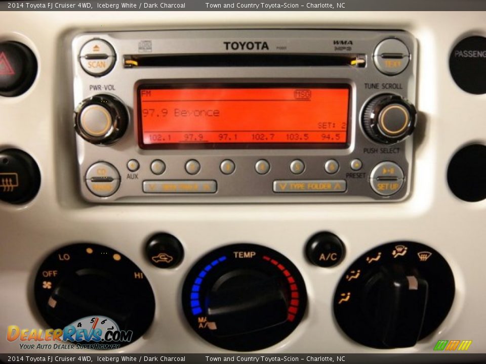 2014 Toyota FJ Cruiser 4WD Iceberg White / Dark Charcoal Photo #30