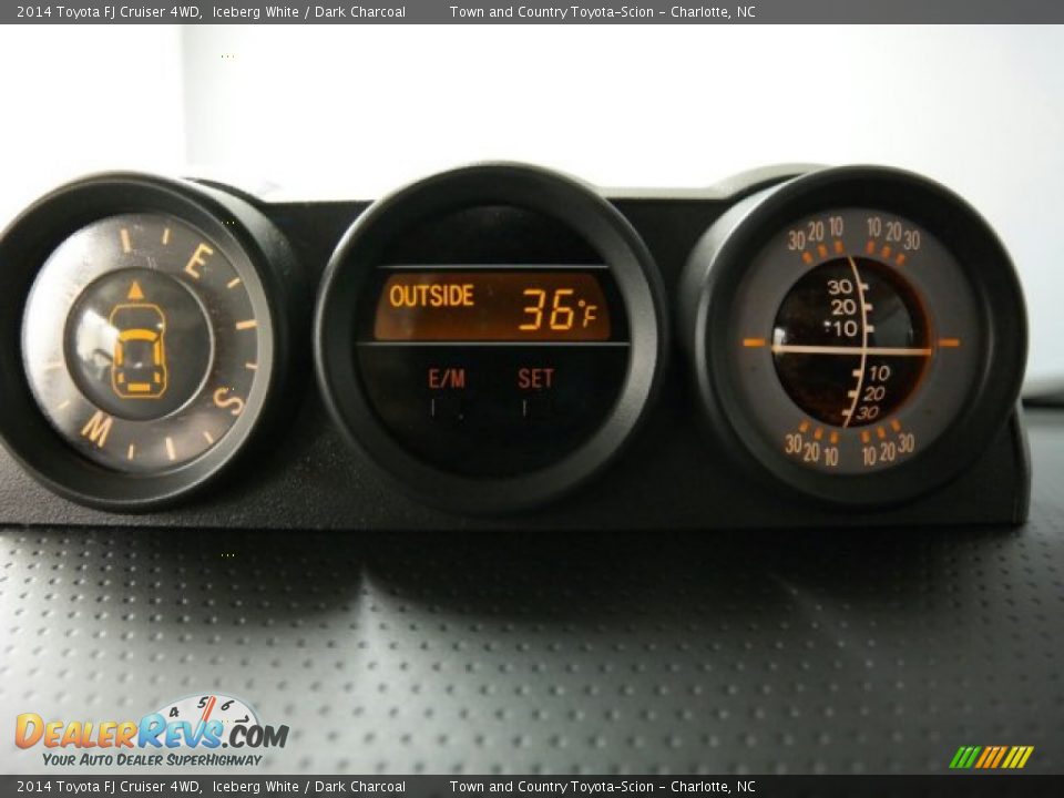 2014 Toyota FJ Cruiser 4WD Iceberg White / Dark Charcoal Photo #32