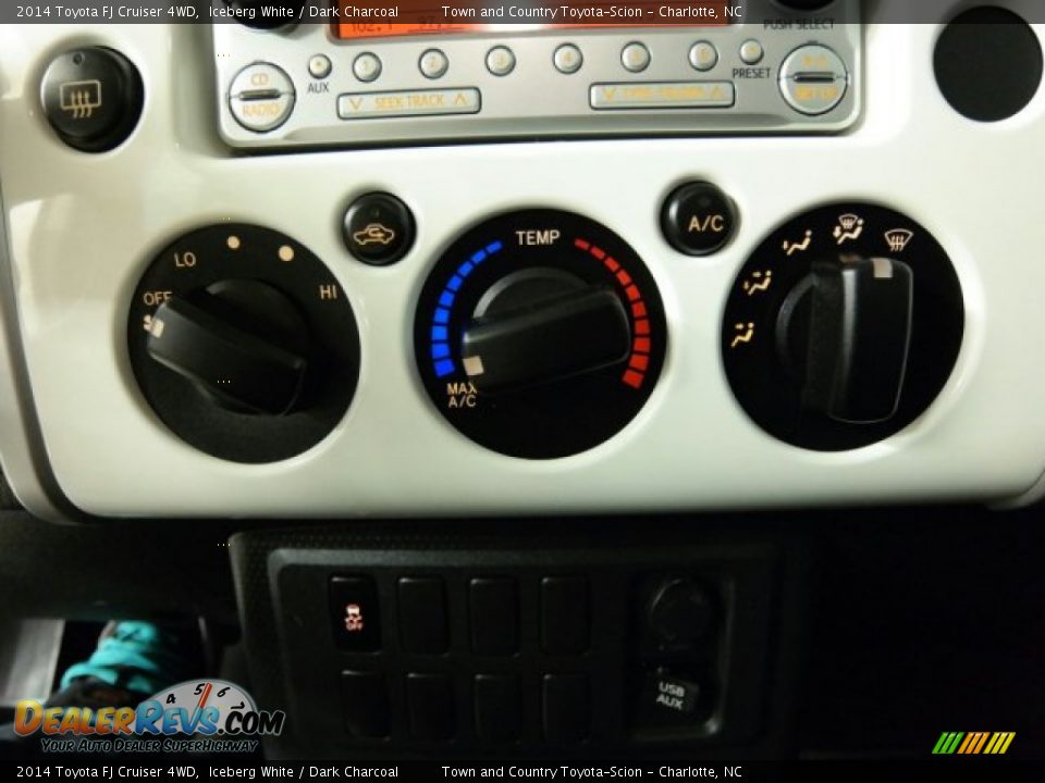 2014 Toyota FJ Cruiser 4WD Iceberg White / Dark Charcoal Photo #33