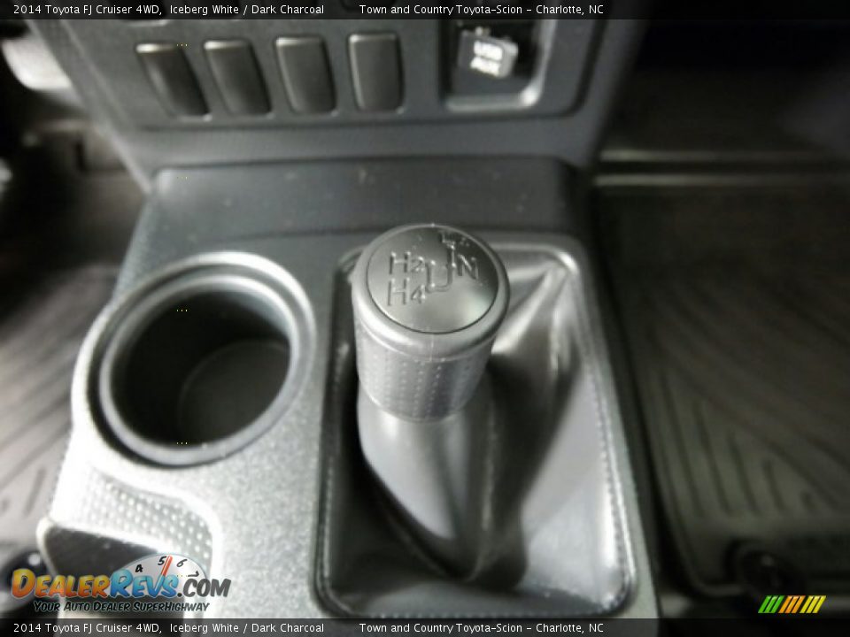 2014 Toyota FJ Cruiser 4WD Iceberg White / Dark Charcoal Photo #35