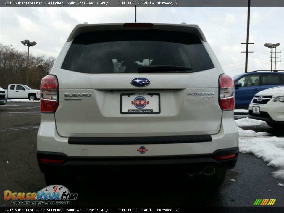2015 Subaru Forester 2.5i Limited Satin White Pearl / Gray Photo #5