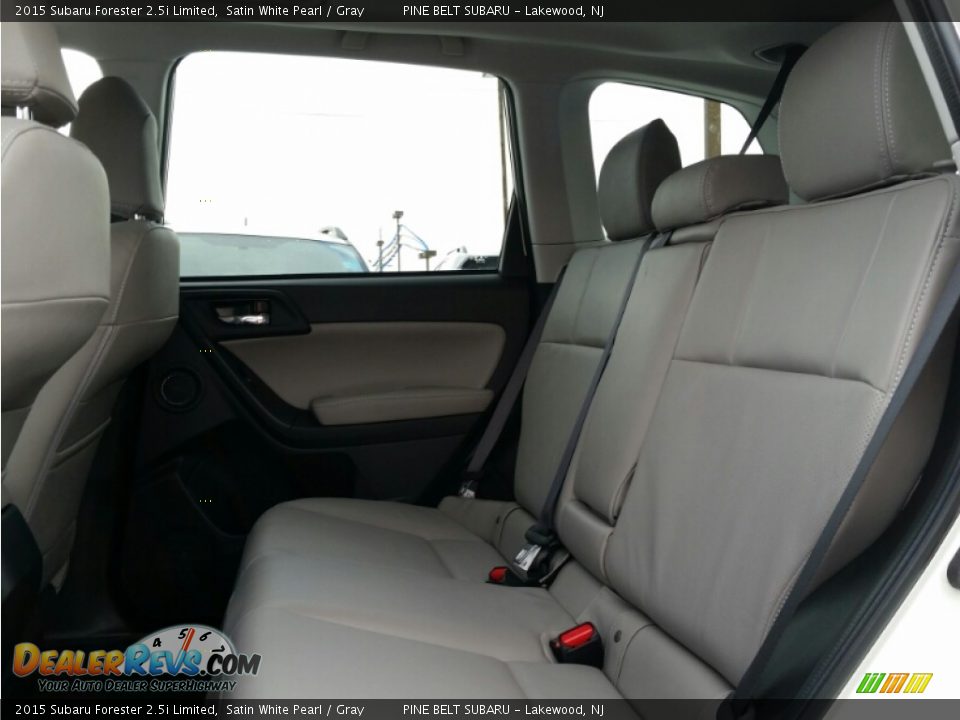 2015 Subaru Forester 2.5i Limited Satin White Pearl / Gray Photo #6