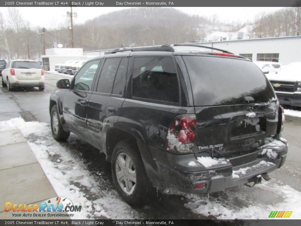 2005 Chevrolet TrailBlazer LT 4x4 Black / Light Gray Photo #5