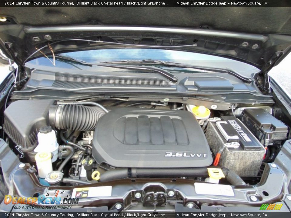 2014 Chrysler Town & Country Touring Brilliant Black Crystal Pearl / Black/Light Graystone Photo #9