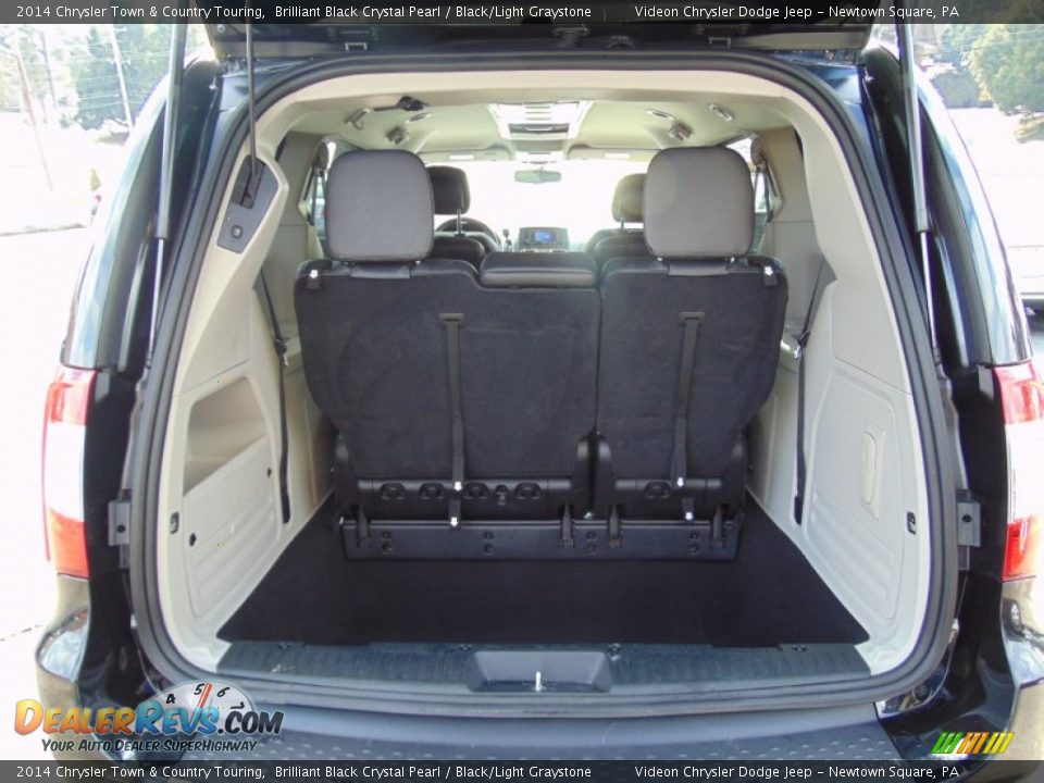 2014 Chrysler Town & Country Touring Brilliant Black Crystal Pearl / Black/Light Graystone Photo #10