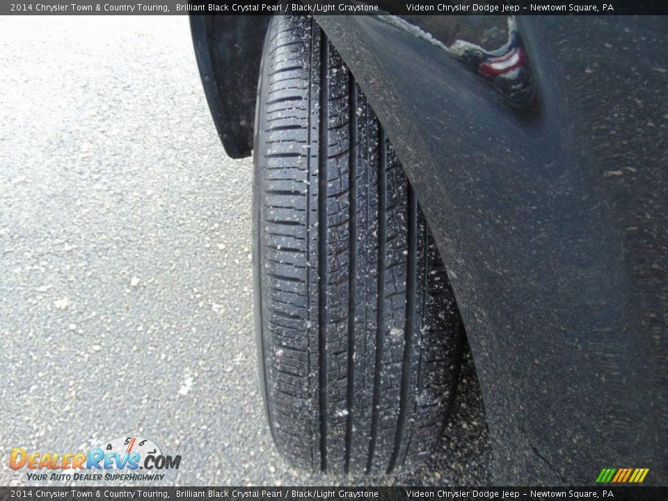 2014 Chrysler Town & Country Touring Brilliant Black Crystal Pearl / Black/Light Graystone Photo #13