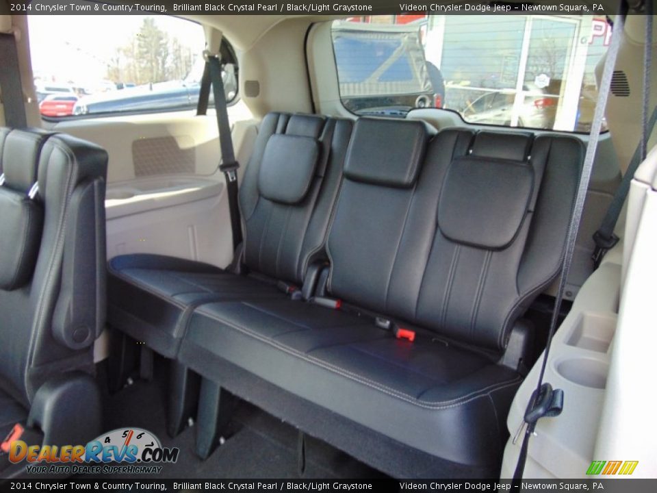 2014 Chrysler Town & Country Touring Brilliant Black Crystal Pearl / Black/Light Graystone Photo #17