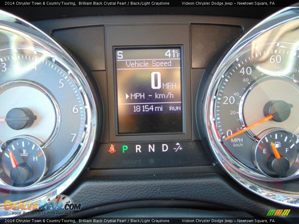 2014 Chrysler Town & Country Touring Brilliant Black Crystal Pearl / Black/Light Graystone Photo #25