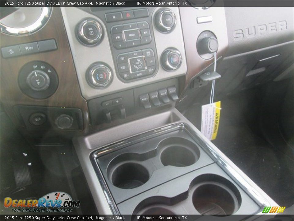 2015 Ford F250 Super Duty Lariat Crew Cab 4x4 Magnetic / Black Photo #30