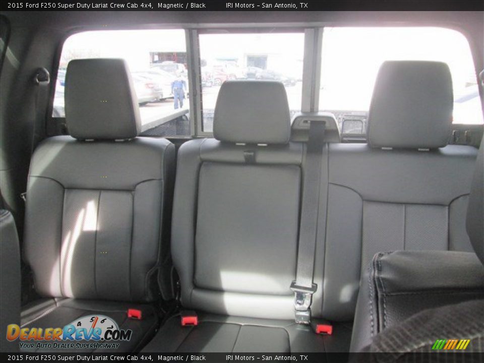 2015 Ford F250 Super Duty Lariat Crew Cab 4x4 Magnetic / Black Photo #33