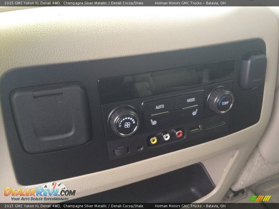 2015 GMC Yukon XL Denali 4WD Champagne Silver Metallic / Denali Cocoa/Shale Photo #26