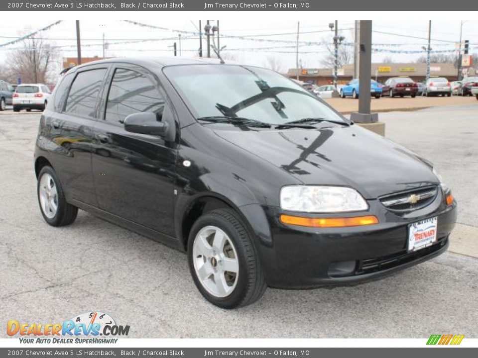 2007 Chevrolet Aveo 5 LS Hatchback Black / Charcoal Black Photo #2