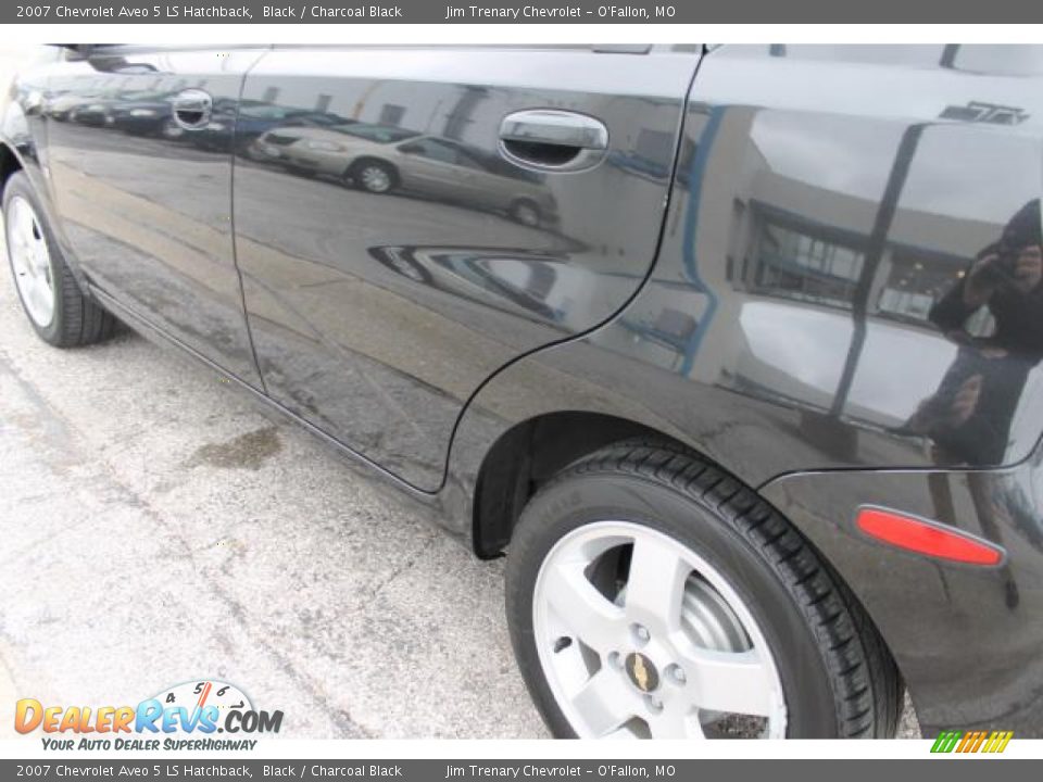 2007 Chevrolet Aveo 5 LS Hatchback Black / Charcoal Black Photo #4