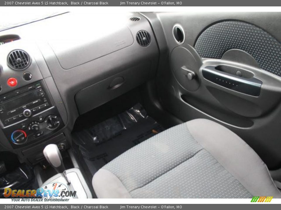 2007 Chevrolet Aveo 5 LS Hatchback Black / Charcoal Black Photo #13