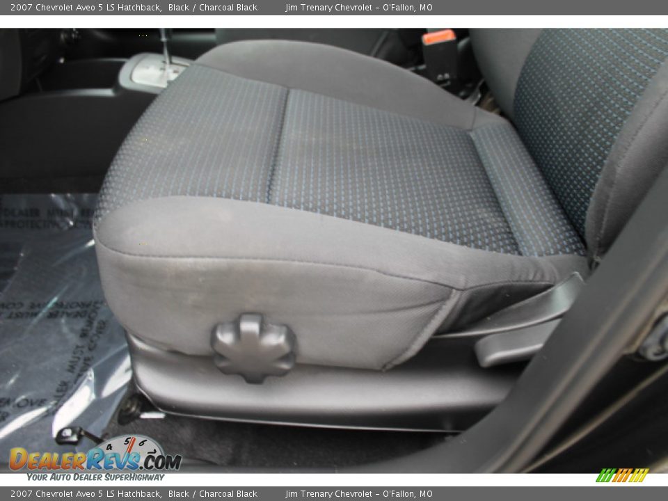 2007 Chevrolet Aveo 5 LS Hatchback Black / Charcoal Black Photo #16