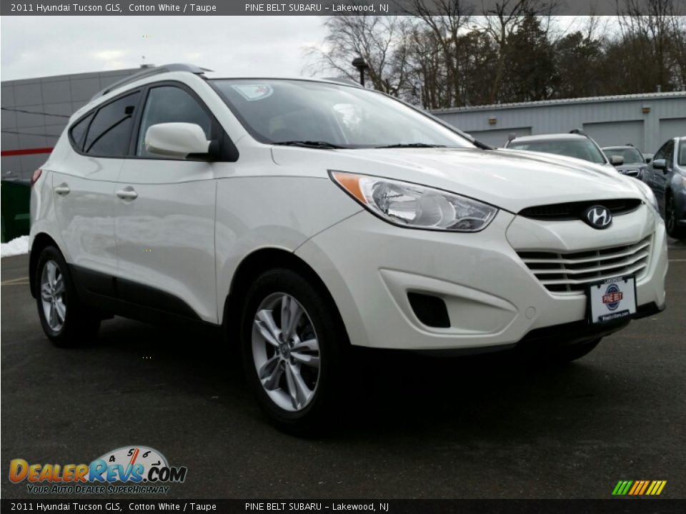 2011 Hyundai Tucson GLS Cotton White / Taupe Photo #3