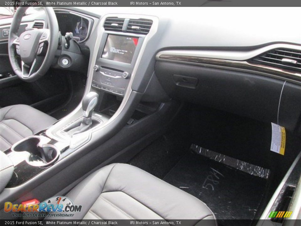 2015 Ford Fusion SE White Platinum Metallic / Charcoal Black Photo #16