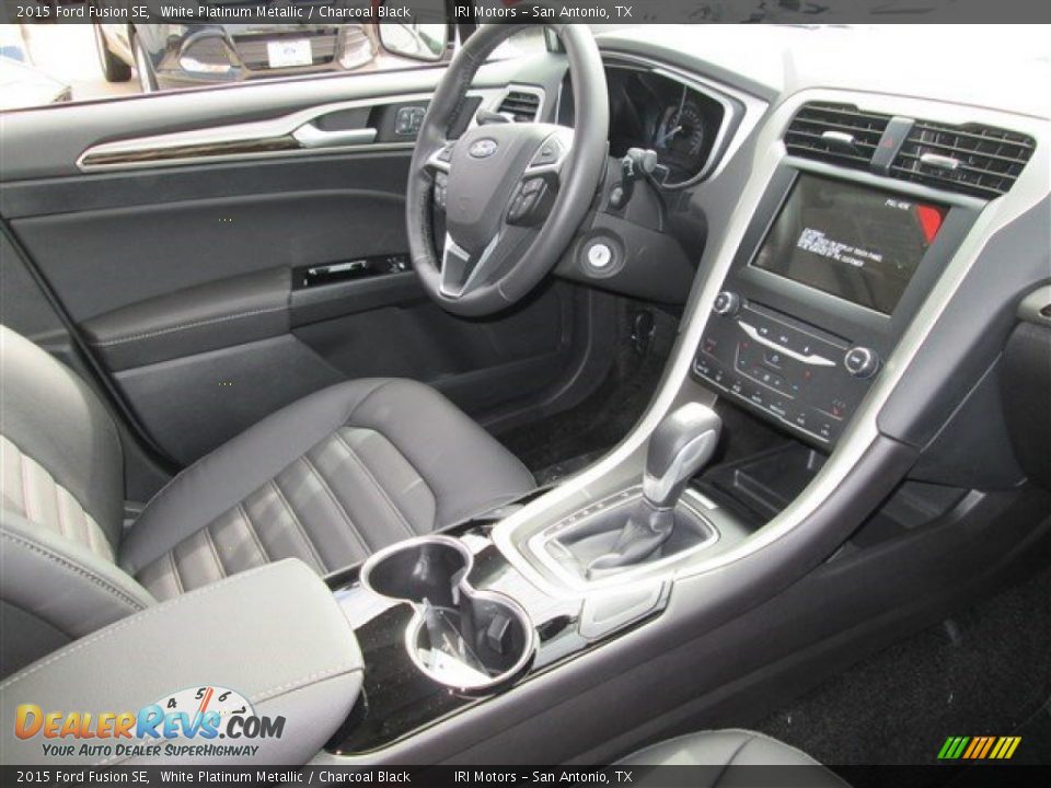 2015 Ford Fusion SE White Platinum Metallic / Charcoal Black Photo #17