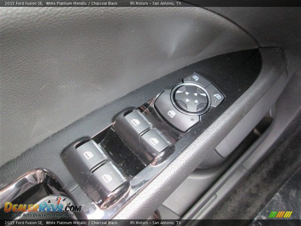 2015 Ford Fusion SE White Platinum Metallic / Charcoal Black Photo #24