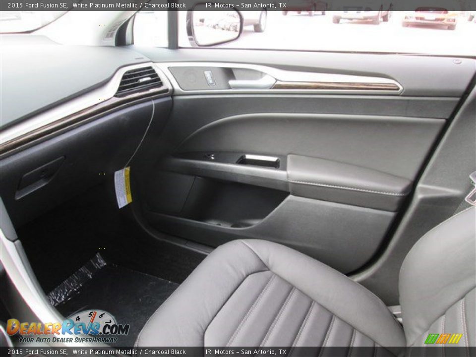 2015 Ford Fusion SE White Platinum Metallic / Charcoal Black Photo #34