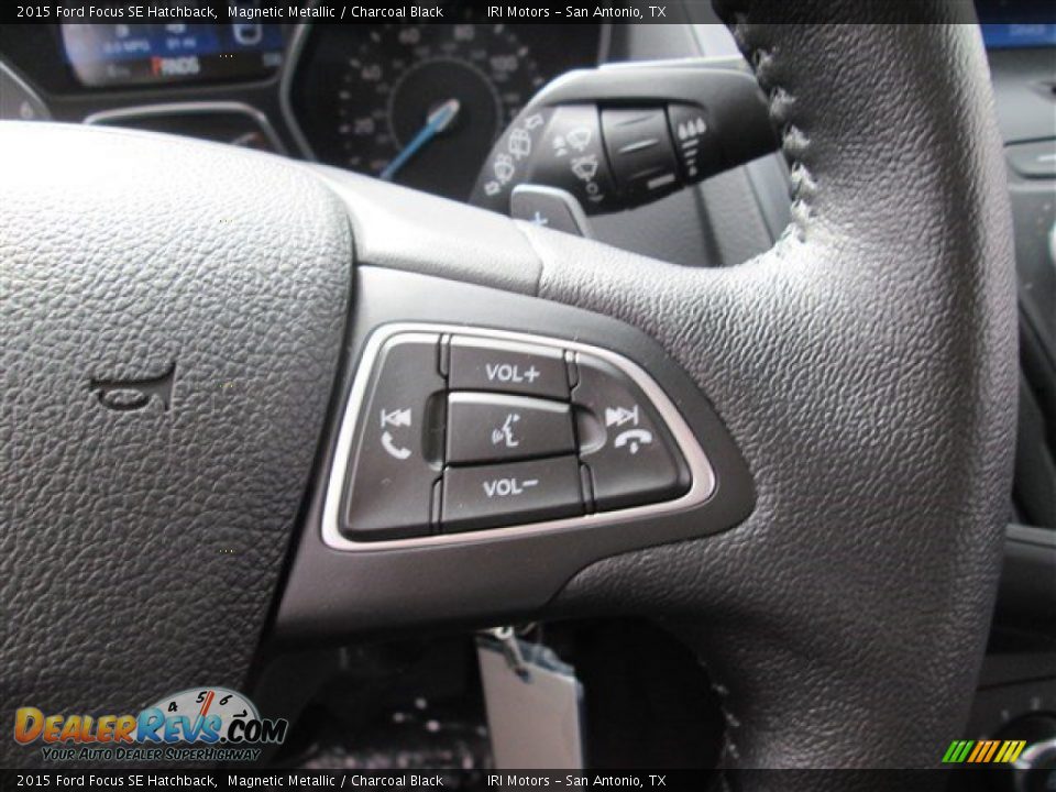 Controls of 2015 Ford Focus SE Hatchback Photo #27
