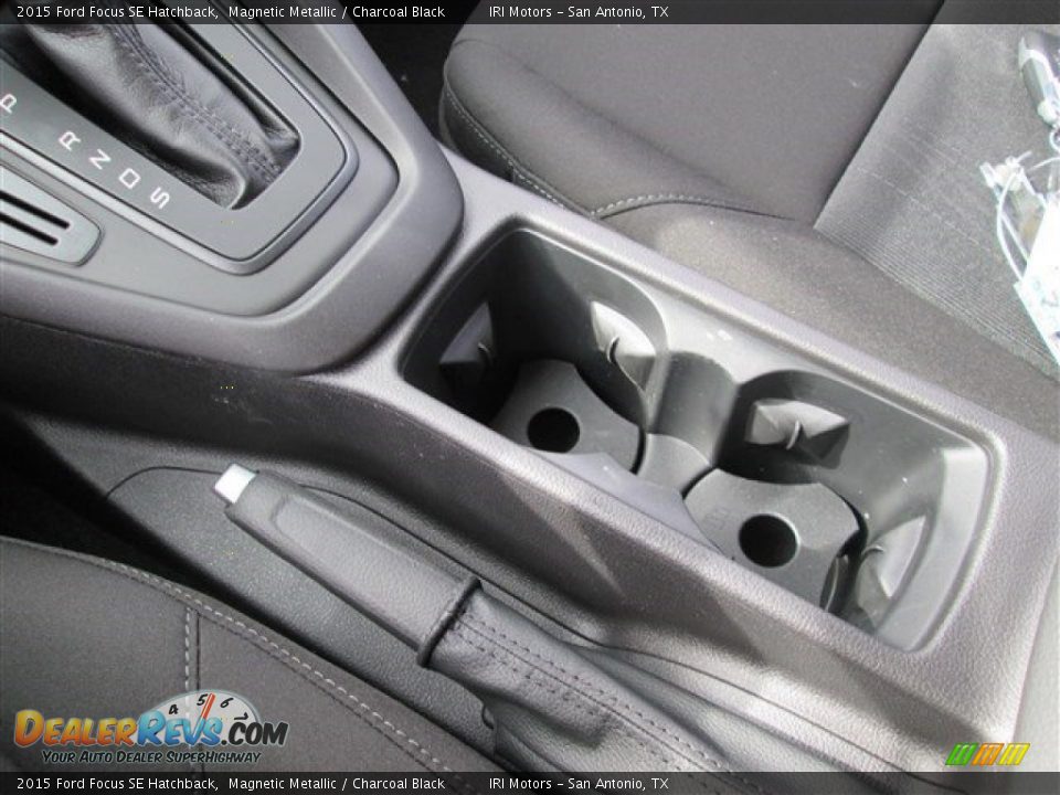 2015 Ford Focus SE Hatchback Magnetic Metallic / Charcoal Black Photo #32