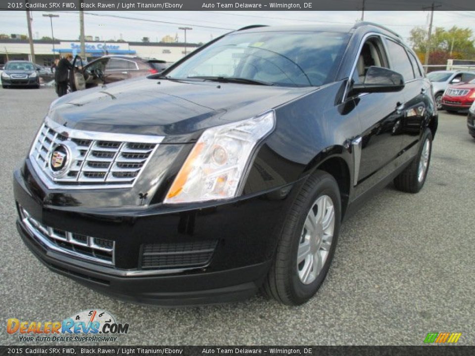 Front 3/4 View of 2015 Cadillac SRX FWD Photo #1