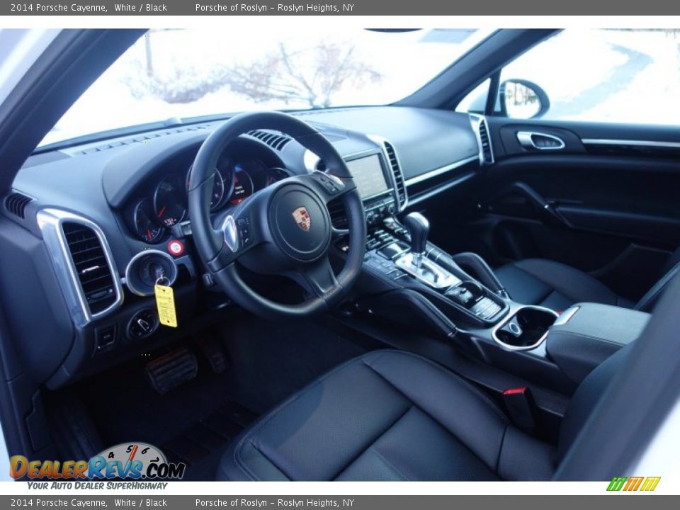 Black Interior - 2014 Porsche Cayenne  Photo #10