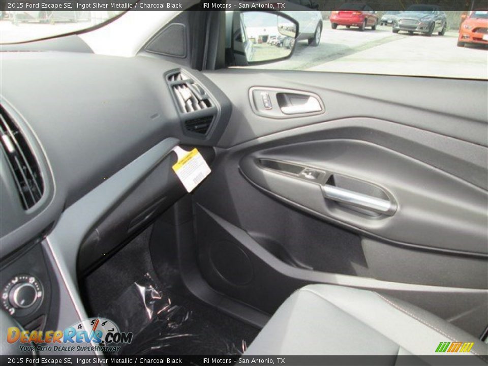 2015 Ford Escape SE Ingot Silver Metallic / Charcoal Black Photo #36