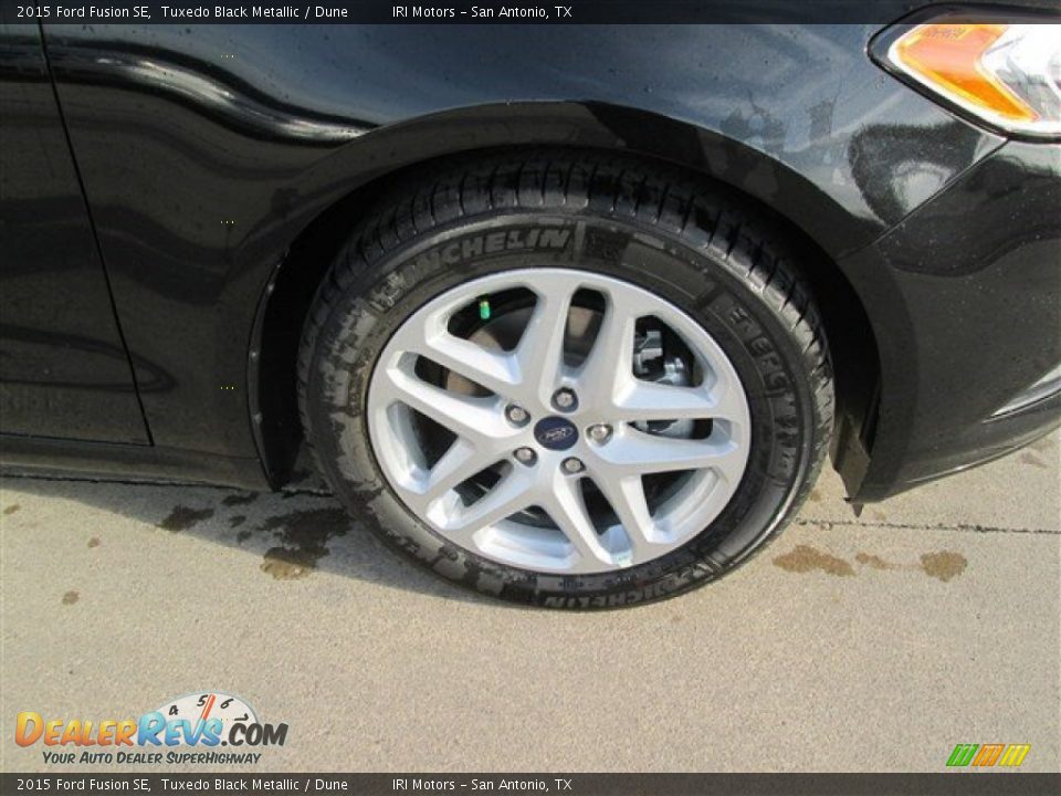 2015 Ford Fusion SE Tuxedo Black Metallic / Dune Photo #3