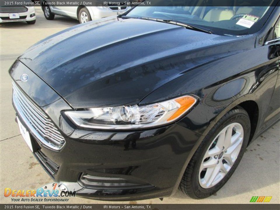 2015 Ford Fusion SE Tuxedo Black Metallic / Dune Photo #5