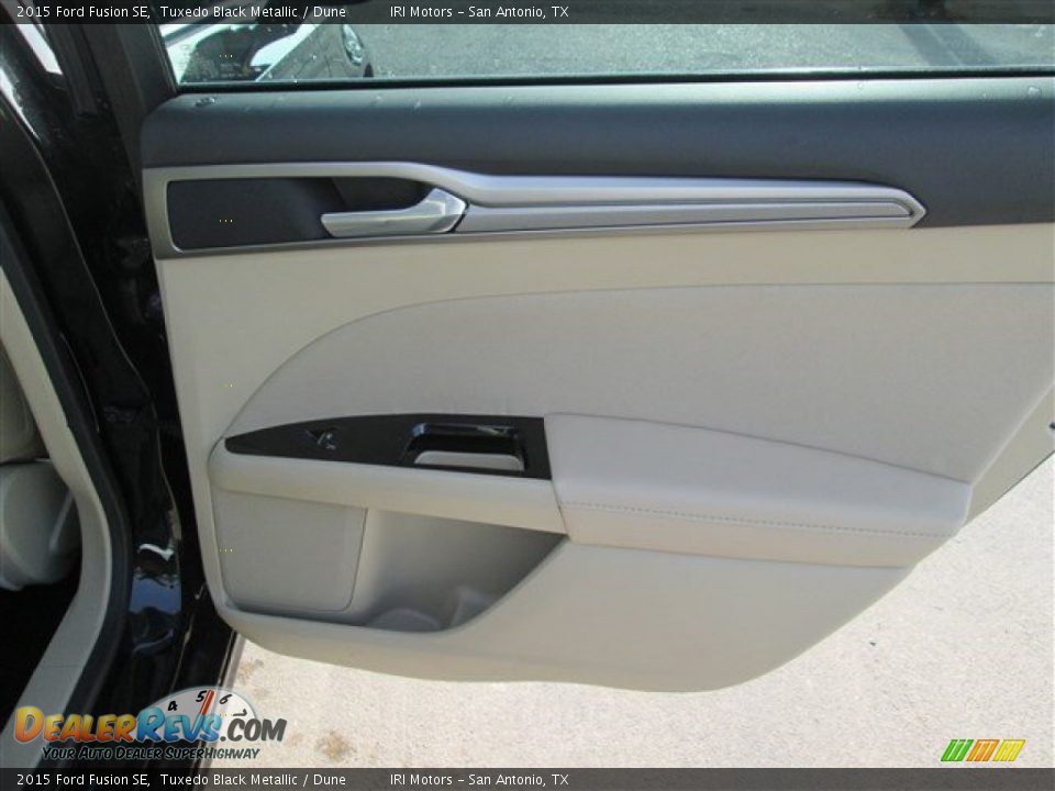 2015 Ford Fusion SE Tuxedo Black Metallic / Dune Photo #13