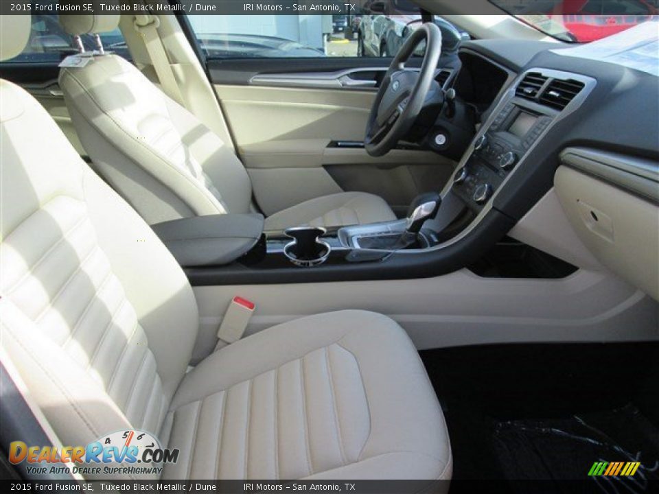 2015 Ford Fusion SE Tuxedo Black Metallic / Dune Photo #15