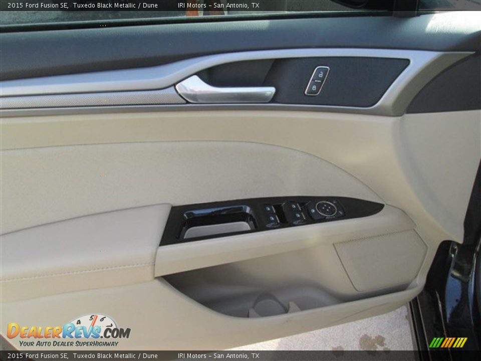 2015 Ford Fusion SE Tuxedo Black Metallic / Dune Photo #24