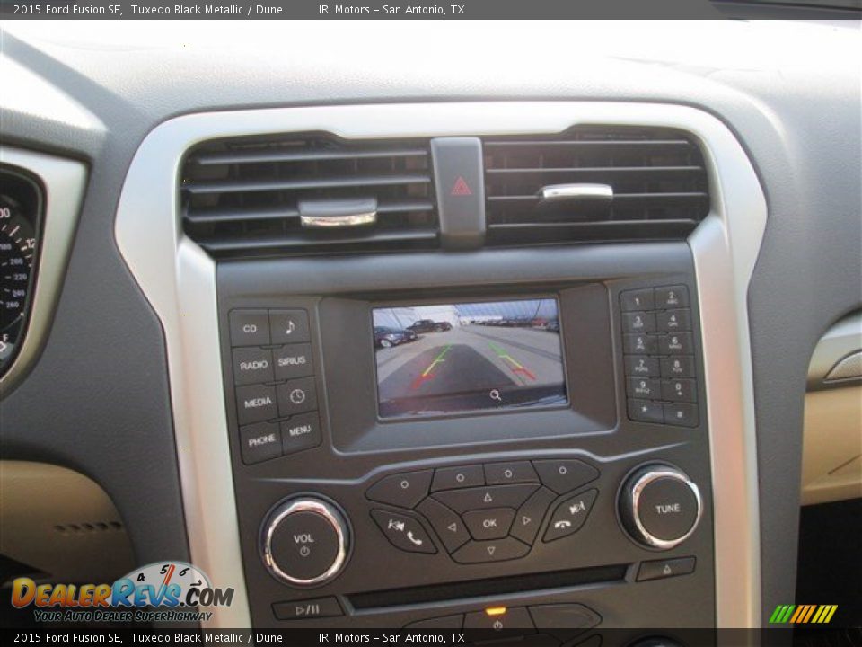 2015 Ford Fusion SE Tuxedo Black Metallic / Dune Photo #30