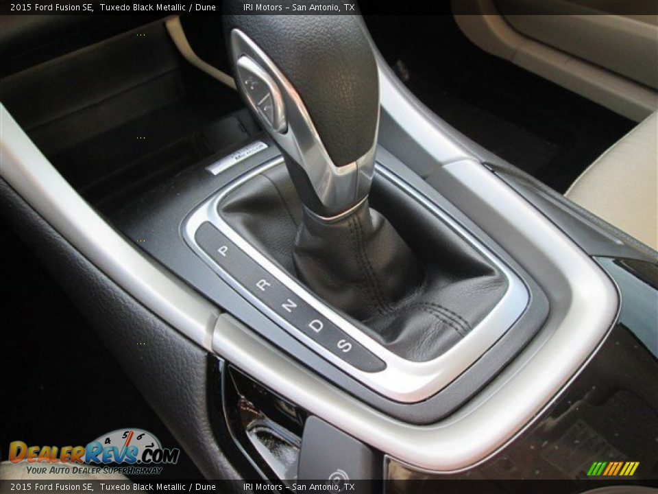 2015 Ford Fusion SE Tuxedo Black Metallic / Dune Photo #33