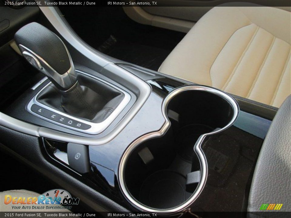 2015 Ford Fusion SE Tuxedo Black Metallic / Dune Photo #34