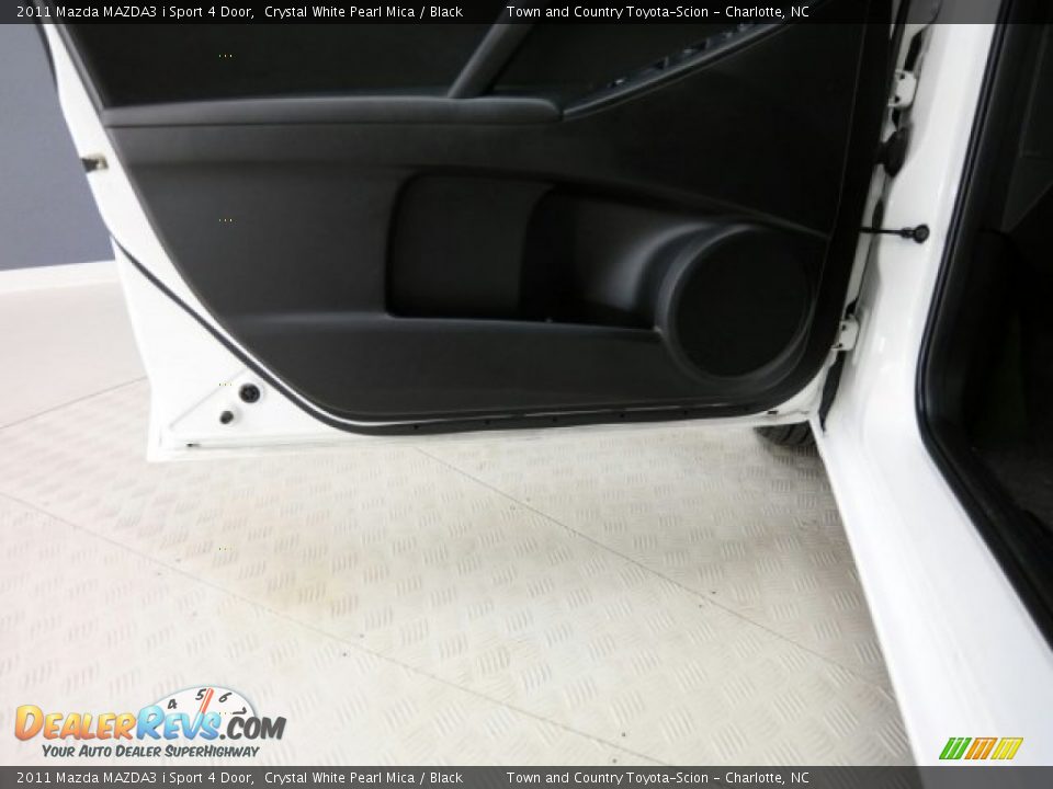 2011 Mazda MAZDA3 i Sport 4 Door Crystal White Pearl Mica / Black Photo #15