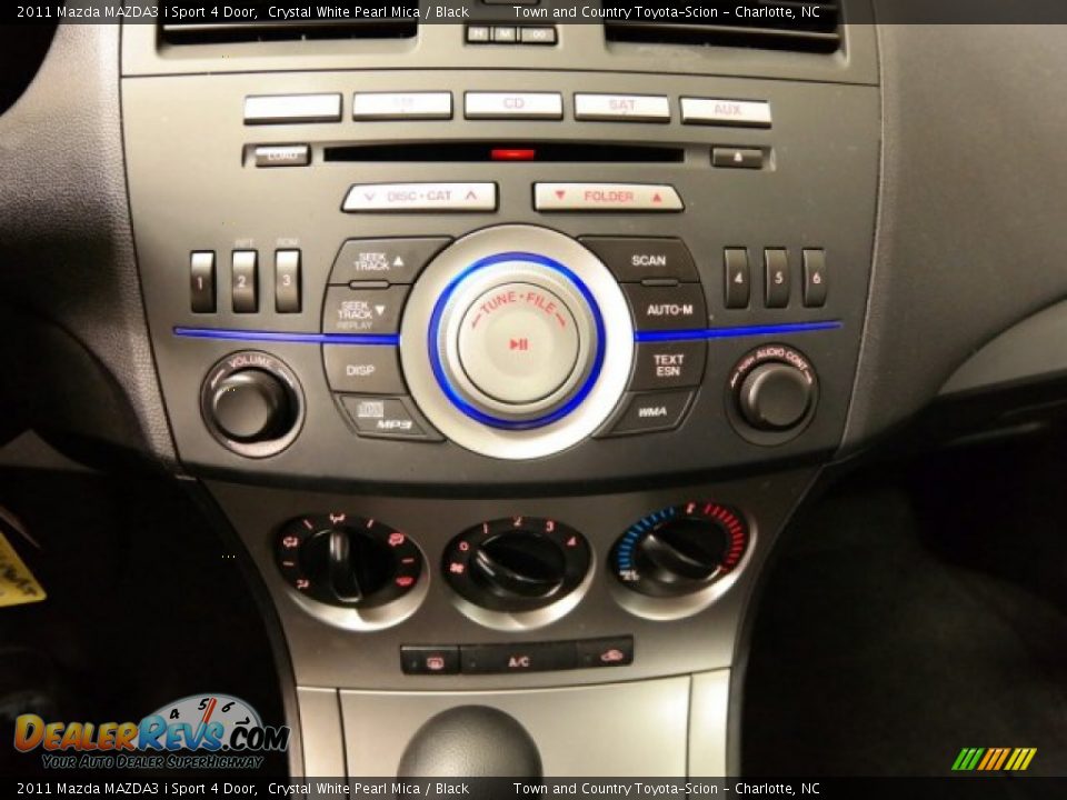2011 Mazda MAZDA3 i Sport 4 Door Crystal White Pearl Mica / Black Photo #21
