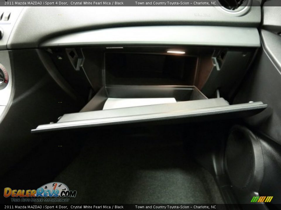 2011 Mazda MAZDA3 i Sport 4 Door Crystal White Pearl Mica / Black Photo #25