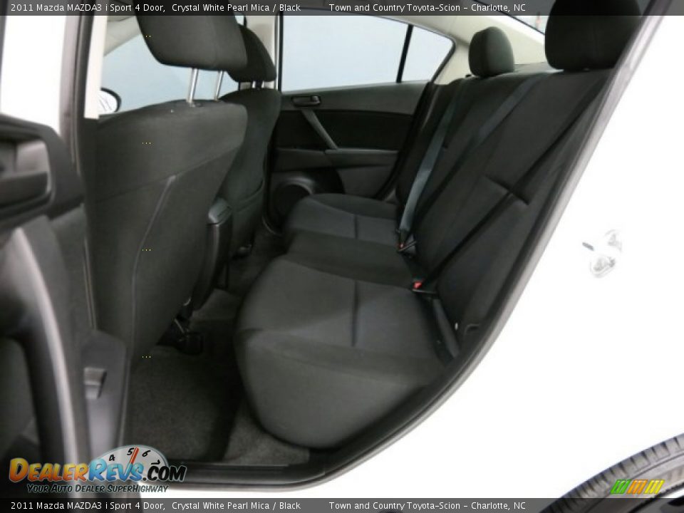 2011 Mazda MAZDA3 i Sport 4 Door Crystal White Pearl Mica / Black Photo #26